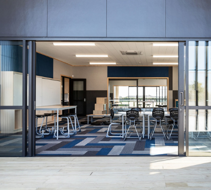 Flush stacking doors for Puketapu School