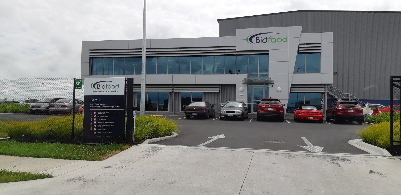 Aluminium joinery for Bidfood Hamilton building