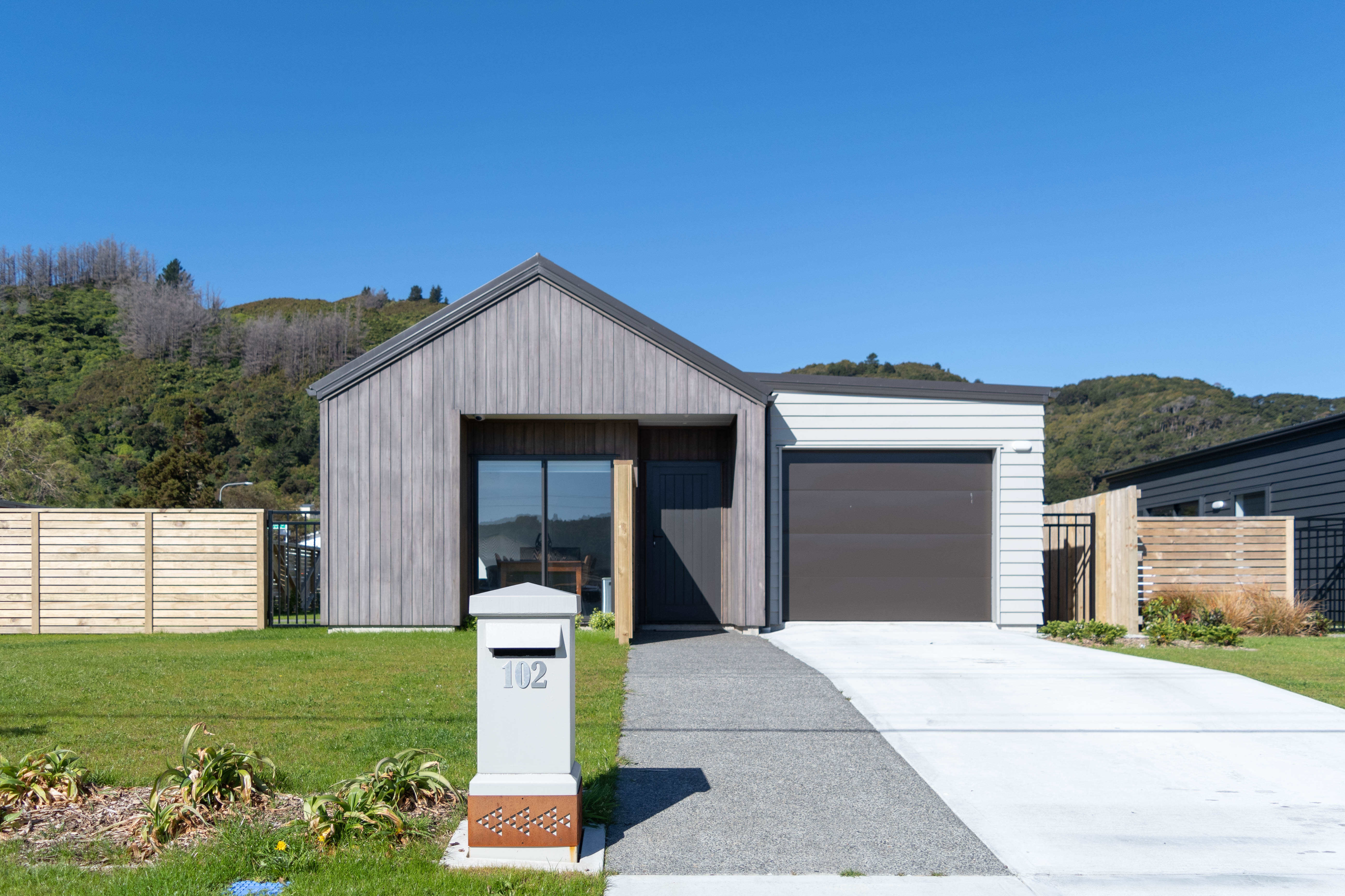 Aluminium doors for multi-residential projects