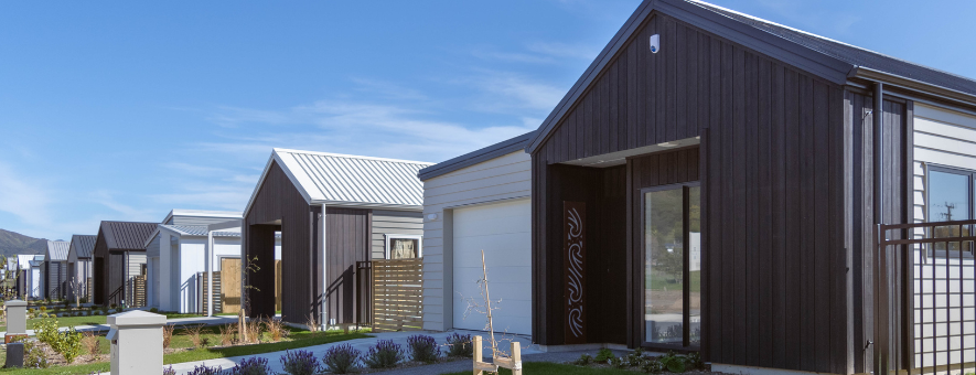 Double glazing windows and doors for whānau