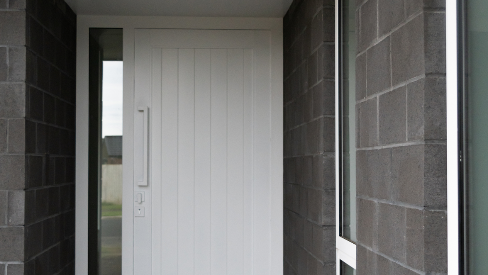 Aluminium entry door